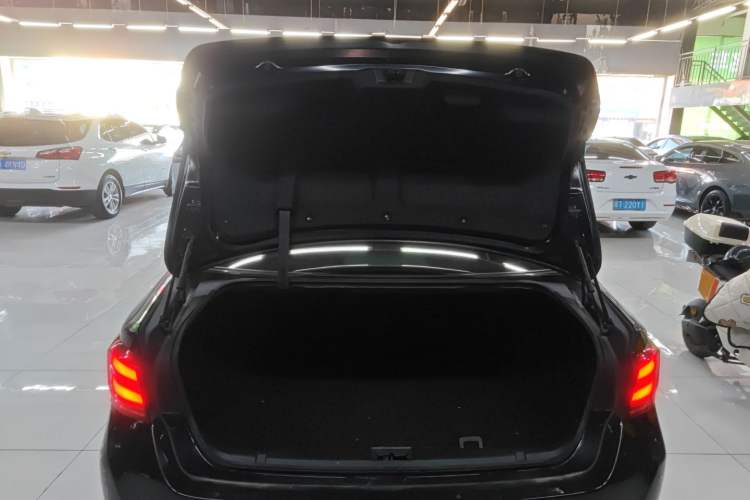Used Toyota Crown 2015 2.0T Fashion Edition Trunk
