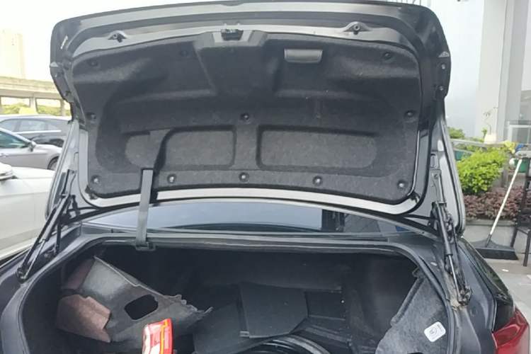 Used Toyota Crown 2015 2.0T Fashion Edition Trunk