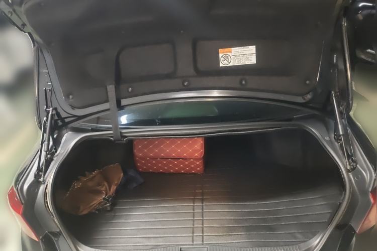 Used Toyota Crown 2015 2.5L Elite Edition Trunk