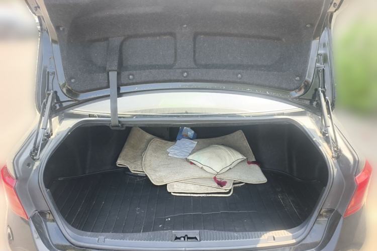 Used Toyota Crown 2015 2.0T Fashion Edition Trunk