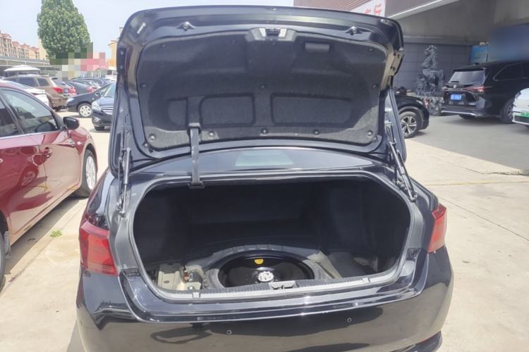 Used Toyota Crown 2015 2.5L Smart Edition Trunk