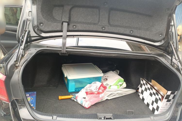 Used Toyota Crown 2015 2.5L Smart Edition Trunk