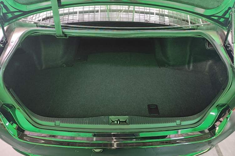 Used Toyota Crown 2015 2.0T Fashion Edition Trunk