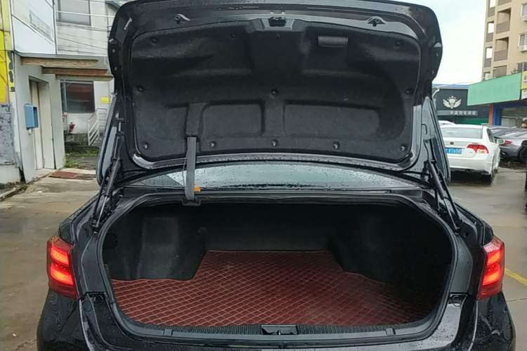 Used Toyota Crown 2015 2.0T Fashion Edition Trunk