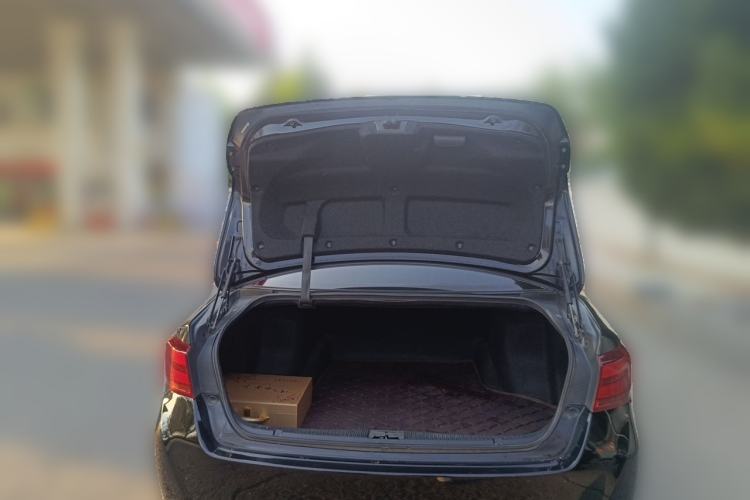 Used Toyota Crown 2015 2.5L Smart Edition Trunk