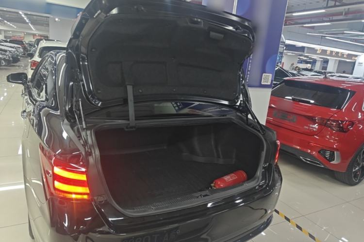 Used Toyota Crown 2015 2.0T Fashion Edition Trunk