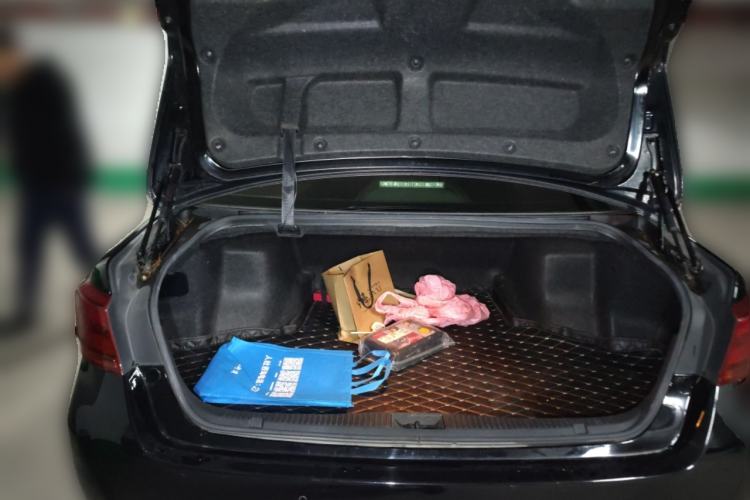 Used Toyota Crown 2015 2.0T Fashion Edition Trunk
