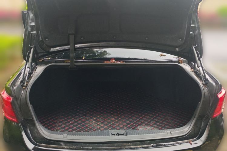 Used Toyota Crown 2015 2.0T Fashion Edition Trunk