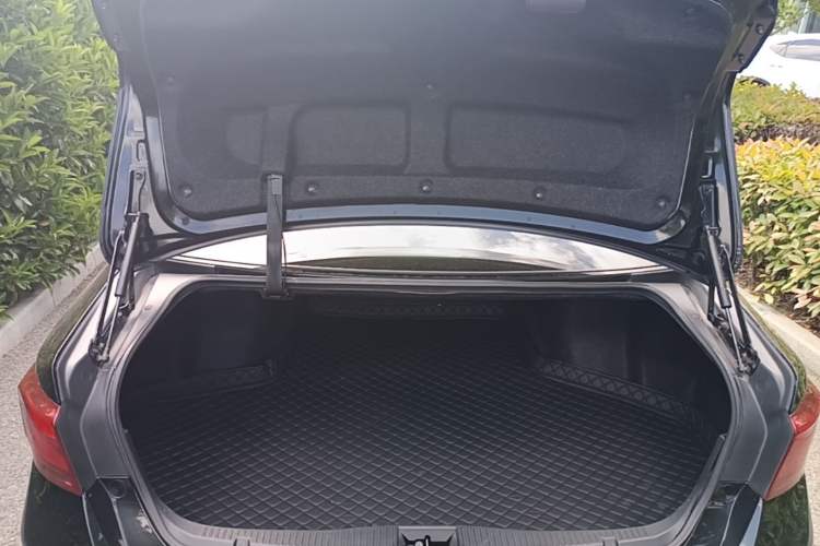 Used Toyota Crown 2015 2.5L Smart Edition Trunk