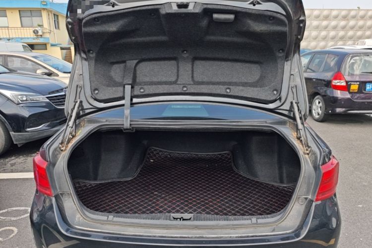 Used Toyota Crown 2015 2.0T Fashion Edition Trunk