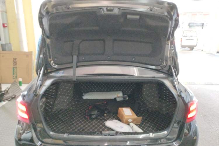 Used Toyota Crown 2015 2.5L Smart Edition Trunk