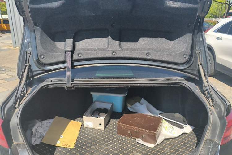Used Toyota Crown 2015 2.5L Smart Edition Trunk