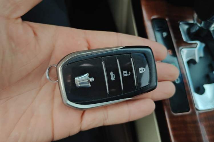 Used Toyota Crown 2015 2.0T Pioneer Edition Vehicle Key
