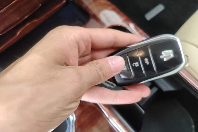 Used Toyota Crown 2015 2.0T Elite Edition Vehicle Key