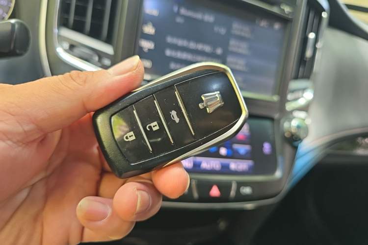 Used Toyota Crown 2015 2.5L Smart Edition Vehicle Key