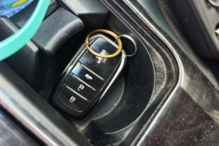 Used Toyota Crown 2015 2.0T Fashion Edition Vehicle Key
