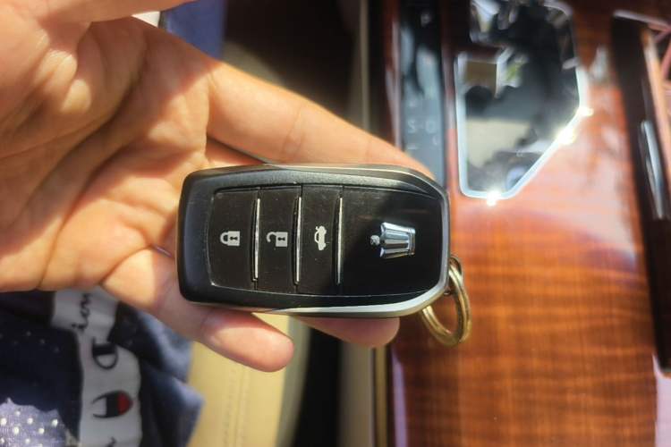 Used Toyota Crown 2015 2.0T Fashion Edition Vehicle Key