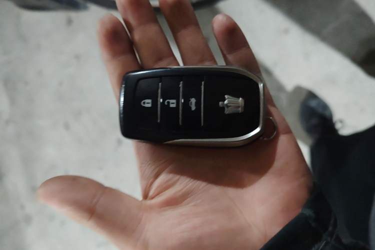 Used Toyota Crown 2015 2.0T Fashion Edition Vehicle Key