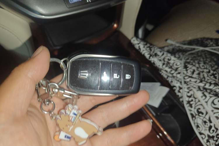 Used Toyota Crown 2015 2.0T Fashion Edition Vehicle Key