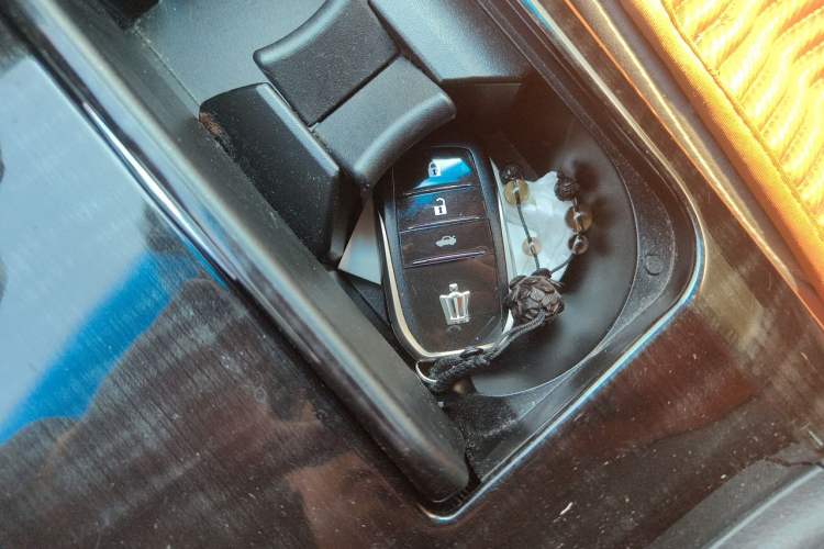 Used Toyota Crown 2015 2.0T Fashion Edition Vehicle Key