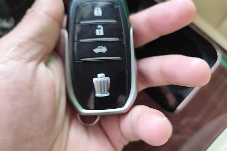 Used Toyota Crown 2015 2.0T Fashion Edition Vehicle Key