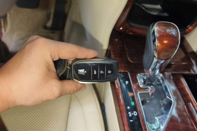 Used Toyota Crown 2015 2.5L Smart Edition Vehicle Key