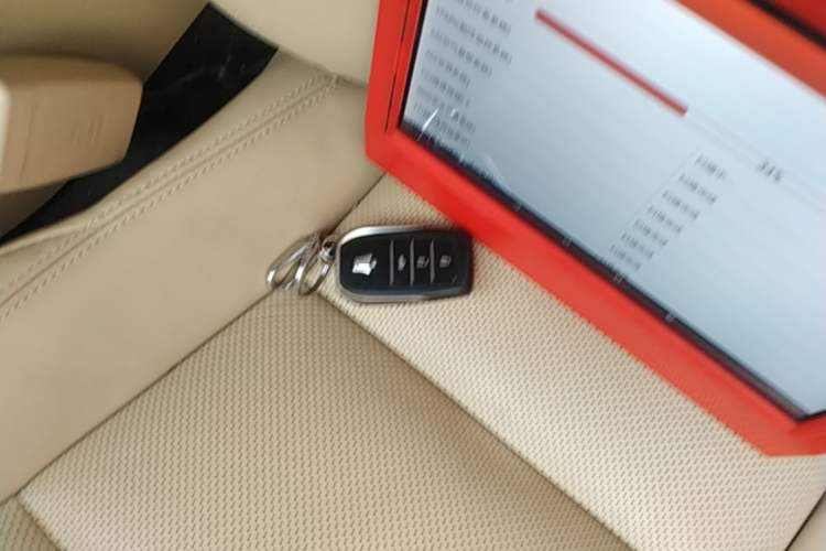 Used Toyota Crown 2015 2.0T Fashion Edition Vehicle Key