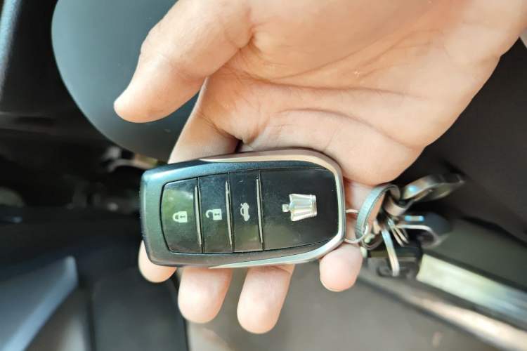 Used Toyota Crown 2015 2.0T Fashion Edition Vehicle Key