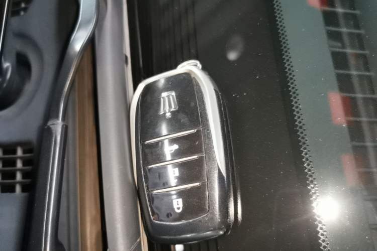 Used Toyota Crown 2015 2.0T Fashion Edition Vehicle Key