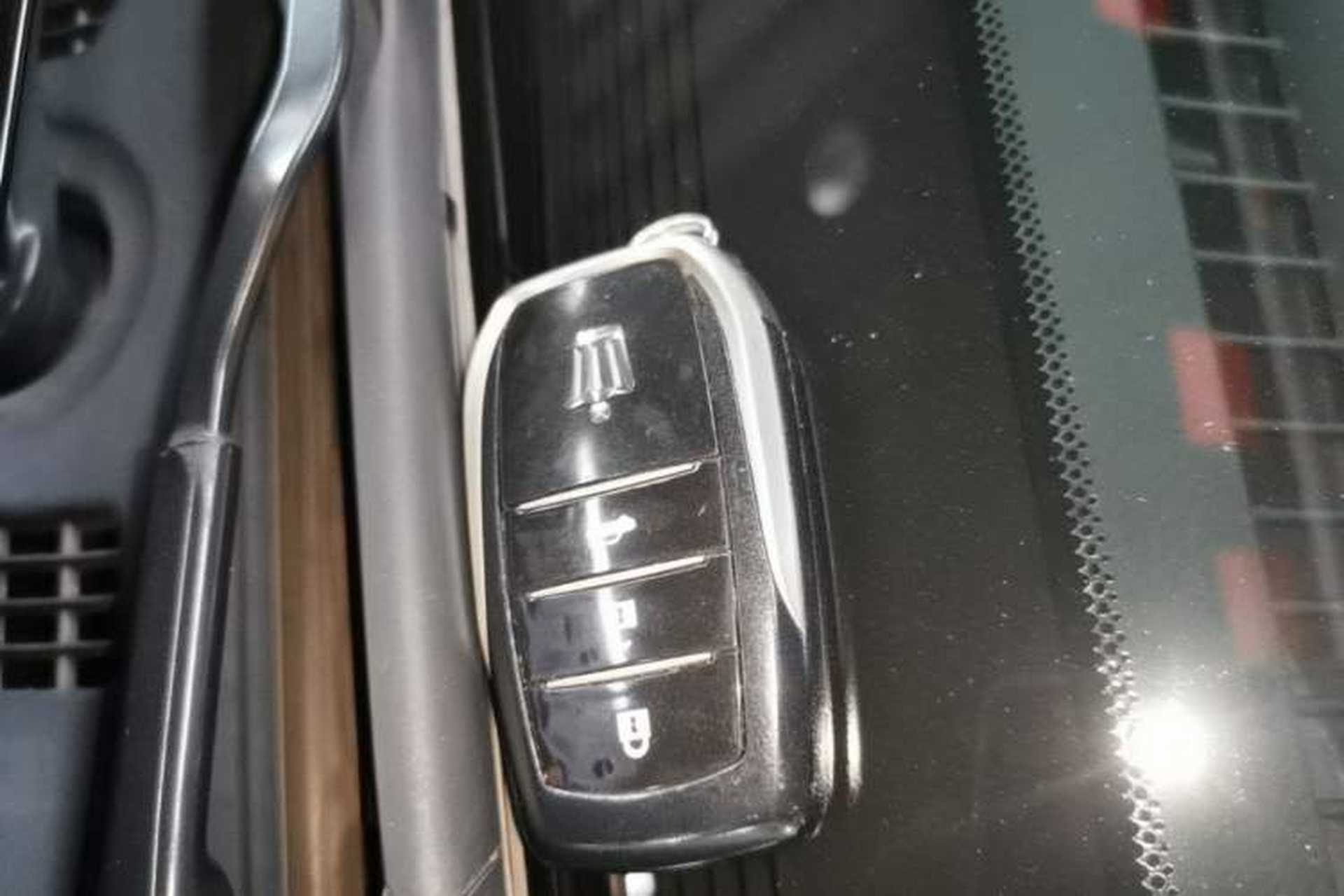 Used Toyota Crown 2015 2.0T Fashion Edition Vehicle Key