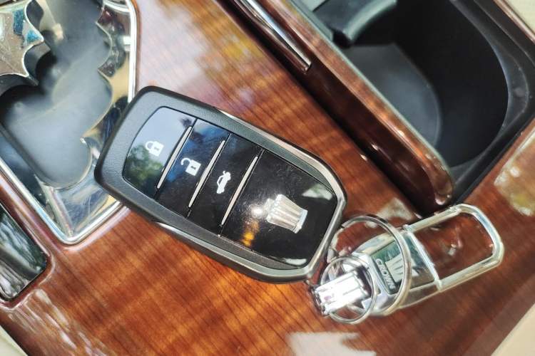 Used Toyota Crown 2015 2.0T Fashion Edition Vehicle Key