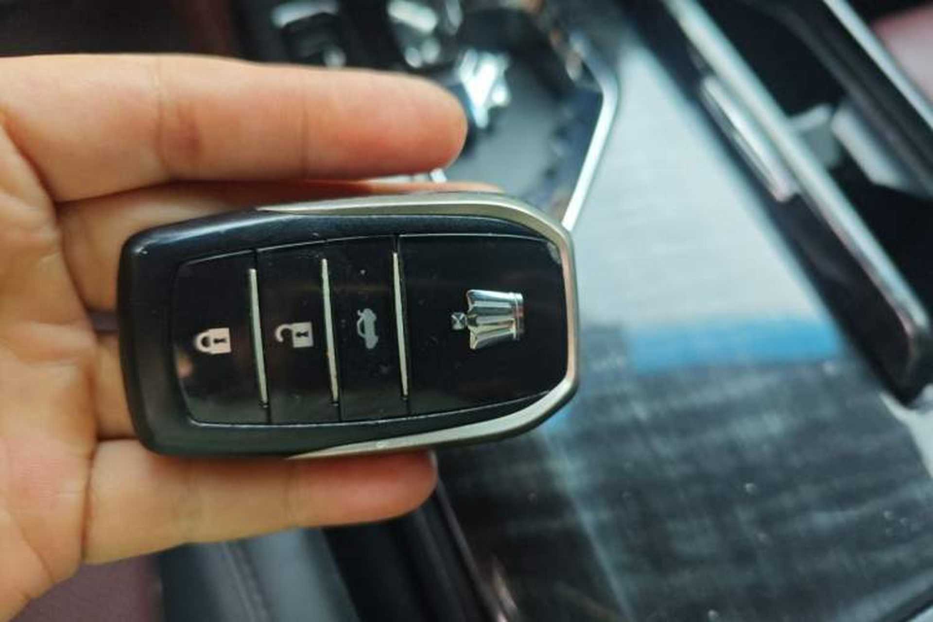 Used Toyota Crown 2015 2.0T Fashion Edition Vehicle Key