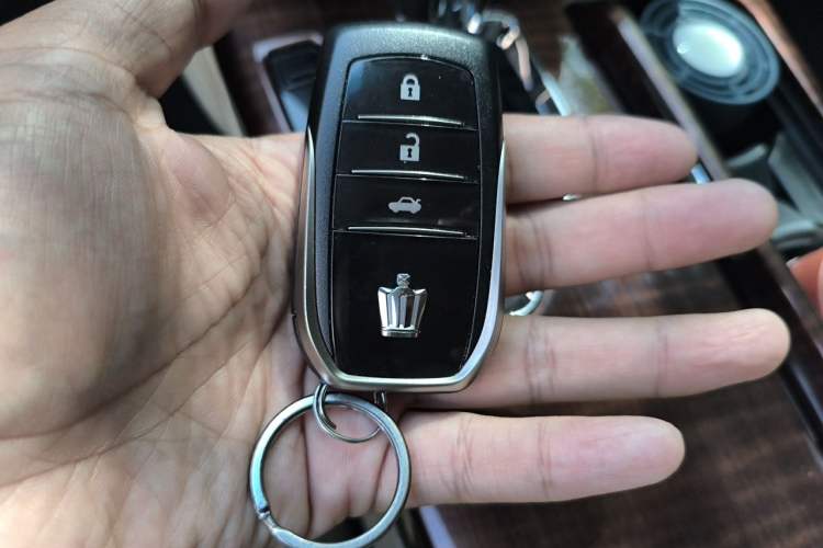 Used Toyota Crown 2015 2.0T Pioneer Edition Vehicle Key