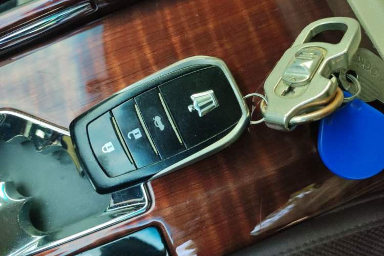 Used Toyota Crown 2015 2.0T Fashion Edition Vehicle Key