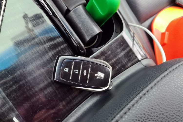 Used Toyota Crown 2015 2.0T Fashion Edition Vehicle Key