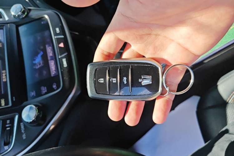 Used Toyota Crown 2015 2.0T Fashion Edition Vehicle Key