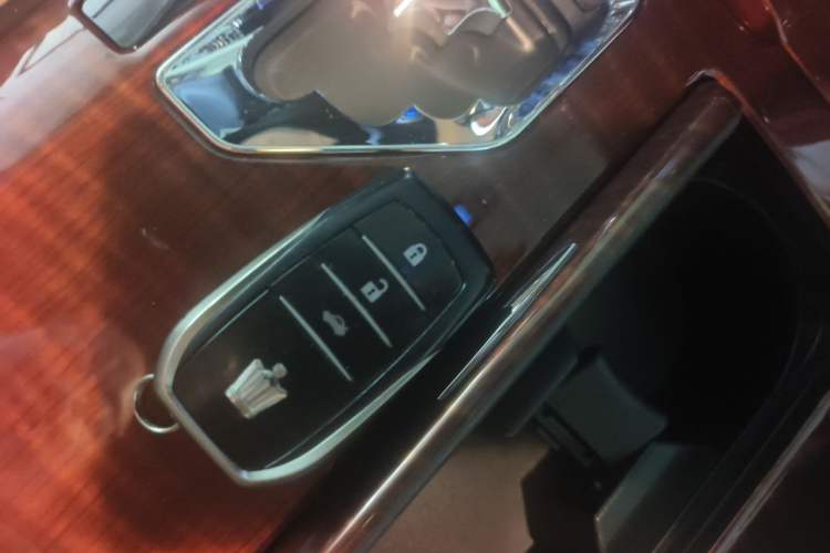 Used Toyota Crown 2015 2.0T Fashion Edition Vehicle Key