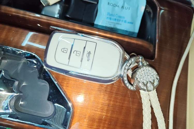 Used Toyota Crown 2015 2.0T Fashion Edition Vehicle Key