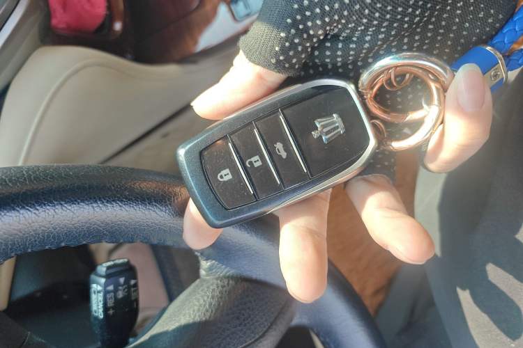 Used Toyota Crown 2015 2.5L Smart Edition Vehicle Key