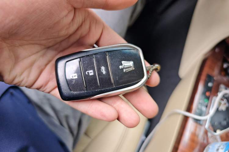Used Toyota Crown 2015 2.5L Smart Edition Vehicle Key