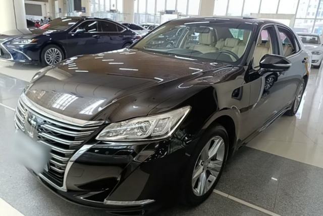 Ojetý Toyota Crown 2015 2.5L Smart Edition