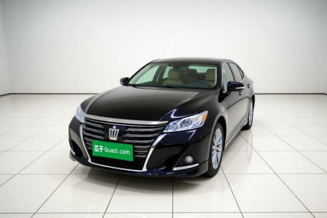 Ojetý Toyota Crown 2015 2.0T Fashion Edition