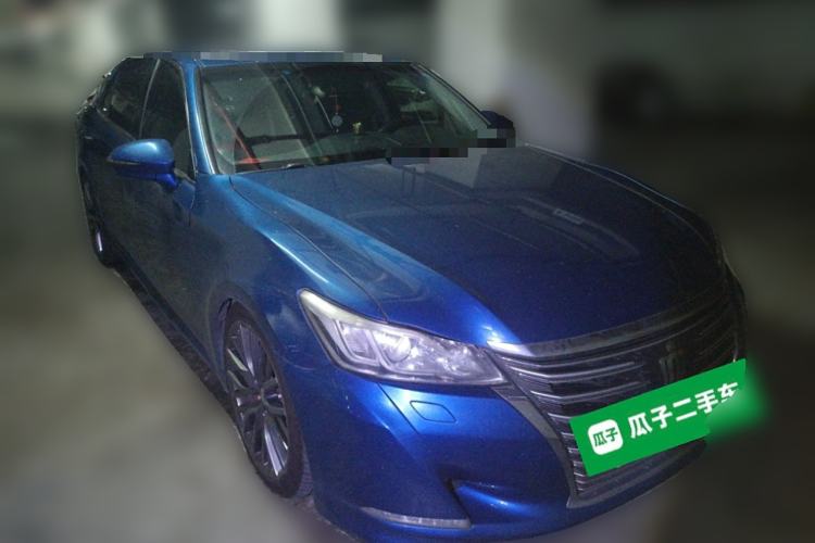 Used Toyota Crown 2015 2.0T Fashion Edition Front Right 45 Deg