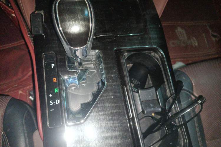 Used Toyota Crown 2015 2.0T Fashion Edition Gear Lever