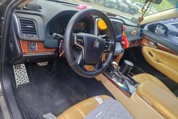 Used Toyota Crown 2015 2.0T Pioneer Edition Center Console