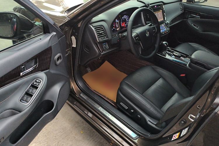 Used Toyota Crown 2015 2.0T Fashion Edition Driver Seat