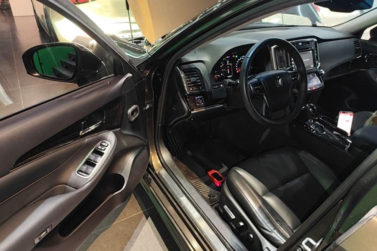 Used Toyota Crown 2015 2.0T Fashion Edition Driver Seat
