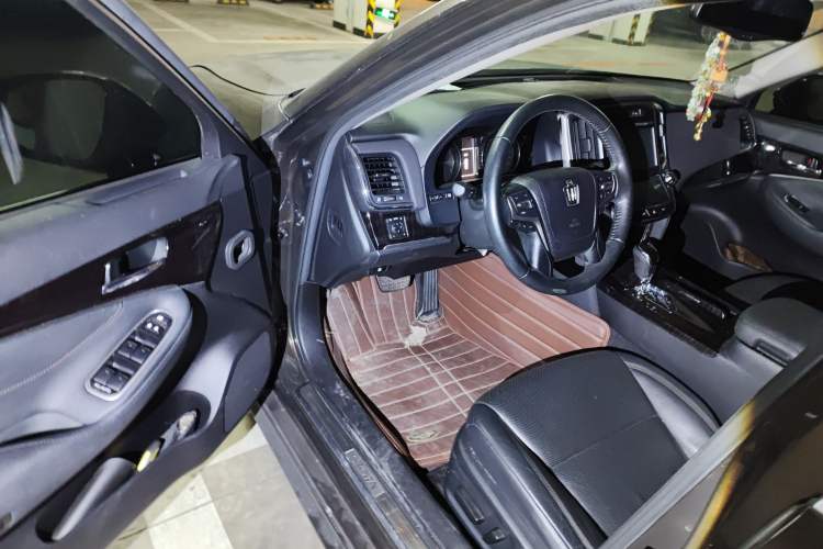 Used Toyota Crown 2015 2.0T Fashion Edition Driver Seat