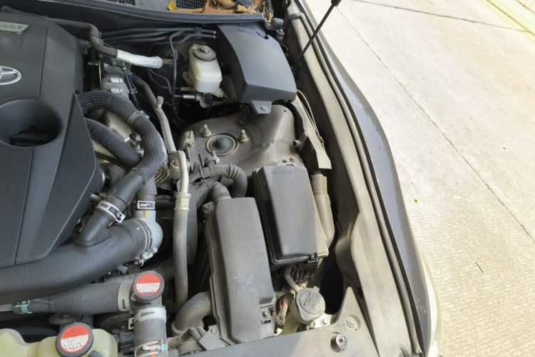 Used Toyota Crown 2015 2.0T Fashion Edition Engine Bay Left