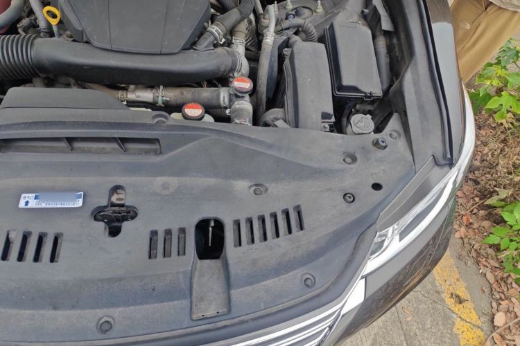 Used Toyota Crown 2015 2.0T Pioneer Edition Engine Bay Left
